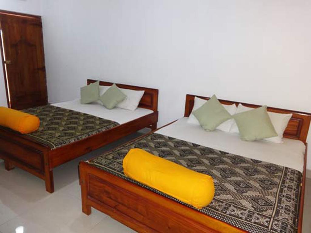 Dutch Bay Beach Cottages Тринкомали Номер фото
